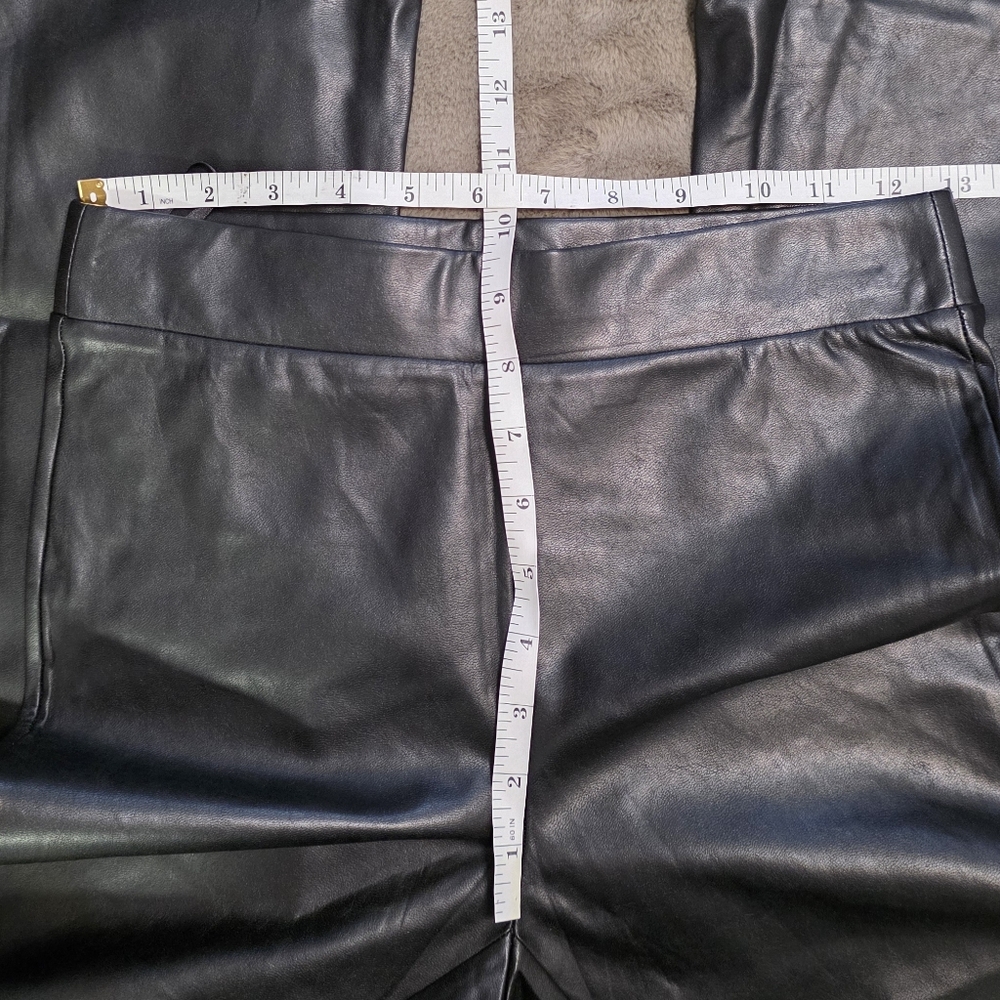 🆕️ Aritzia Upstage Flared Vegan Leather Pant - Picture 11 of 16